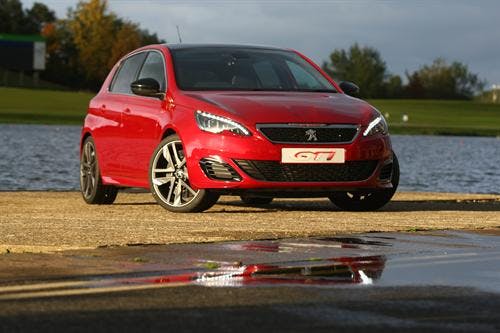 THE NEW PEUGEOT 308 GTi BY PEUGEOT SPORT LAUNCHES IN UK TO A SPLASH