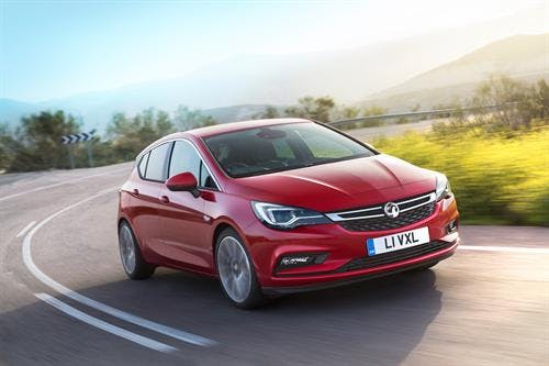 VAUXHALL ASTRA SCOOPS TOP HONOURS AT CAR TECH AWARDS