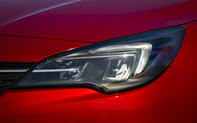 VAUXHALL’S NEW ASTRA AND ALL-NEW CORSA OUTSHINE THE REST WITH EFFICIENT LED TECHNOLOGY