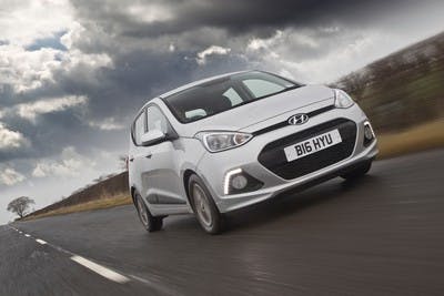 Hyundai i10 awarded 'Training Car of the Year 2015' by Driving Instructors Association