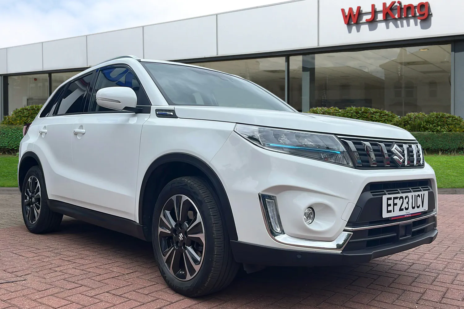 Suzuki Vitara listing photo