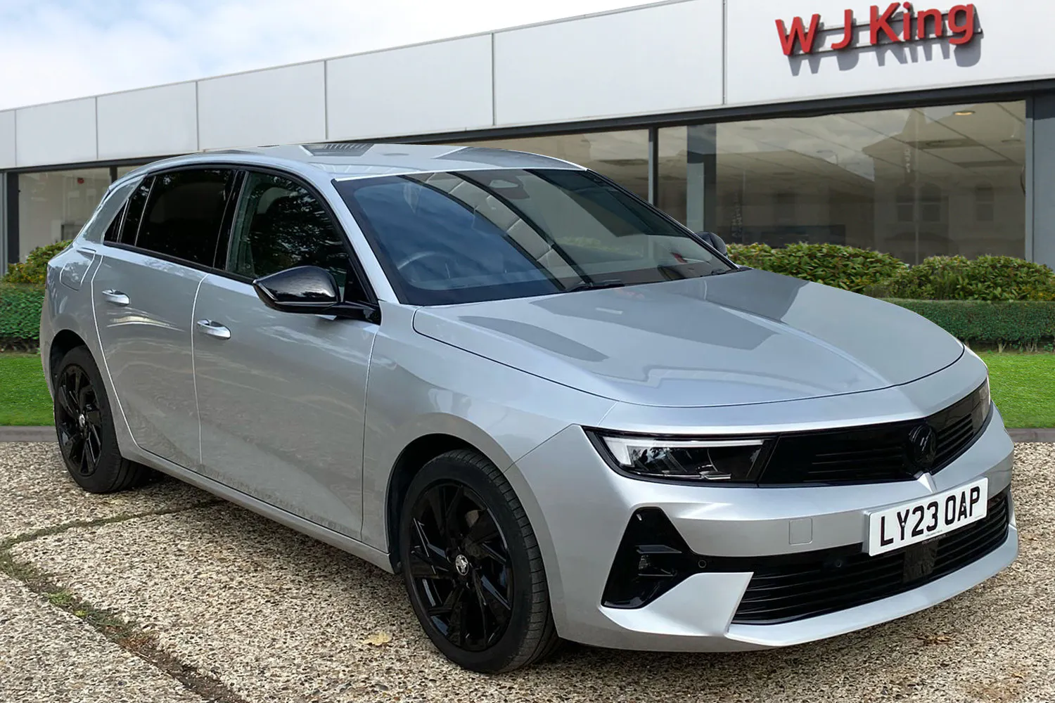 Vauxhall Astra listing photo